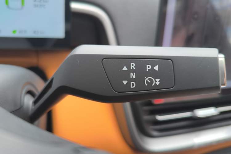 Used Dongfeng eπ eπ008 2026 Model Six-Seat Range-Extended Family Delight Edition Gear Lever