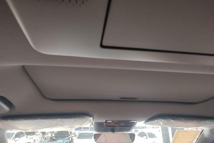 Used Dongfeng eπ eπ008 2026 Model Six-Seat Range-Extended Family Delight Edition Headliner