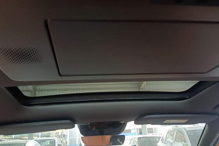 Used Dongfeng eπ eπ008 2026 Model Six-Seat Range-Extended Family Edition Headliner