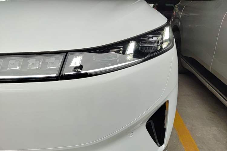 Used Dongfeng eπ eπ008 2026 Model Six-Seat Range-Extended Family Delight Edition Left Front Headlight