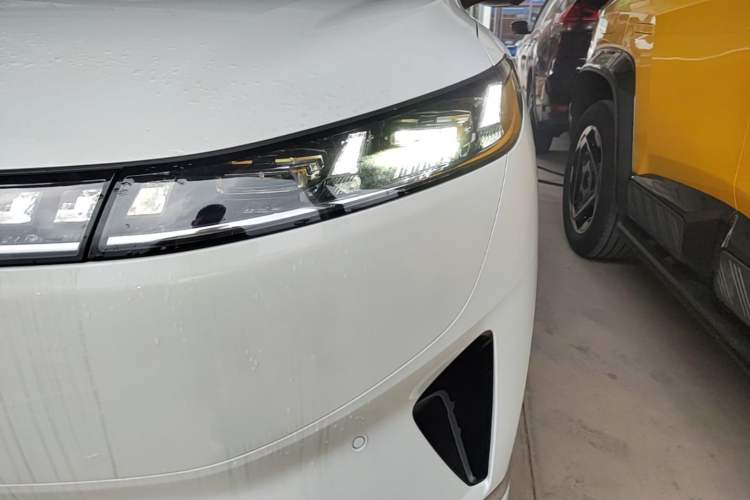 Used Dongfeng eπ eπ008 2026 Model Six-Seat Pure-Electric Family Edition Left Front Headlight