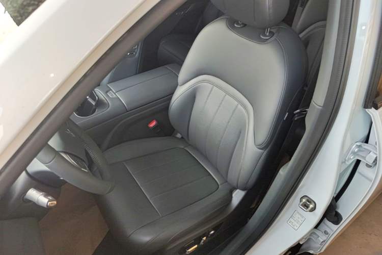 Used Dongfeng eπ eπ008 2026 Model Six-Seat Pure-Electric Family Edition Left Front Seat