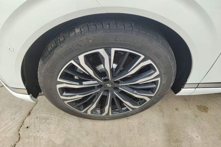 Used Dongfeng eπ eπ008 2026 Model Six-Seat Pure-Electric Family Edition Left Front Wheel Hub