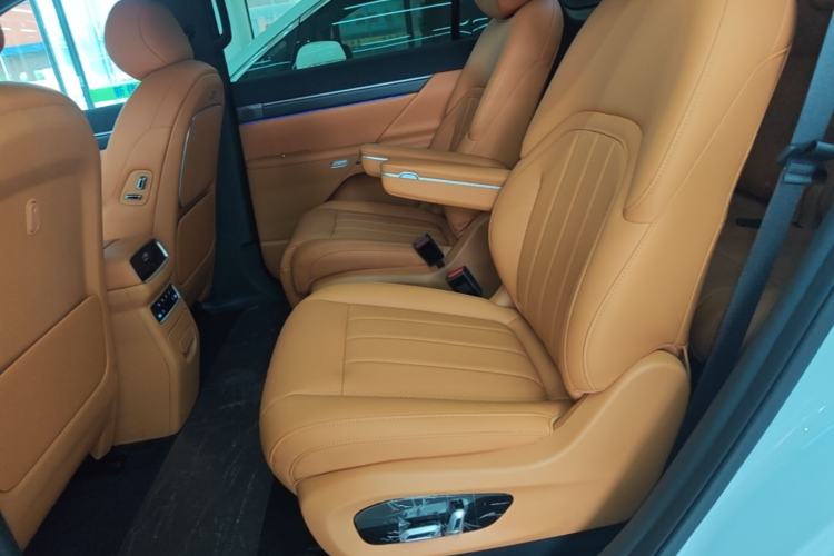 Used Dongfeng eπ eπ008 2026 Model Six-Seat Range-Extended Family Delight Edition Left Rear Seat