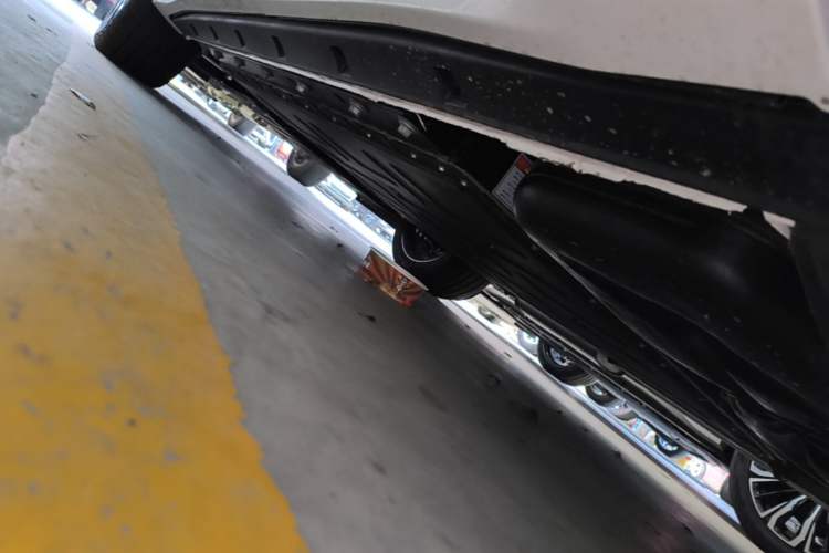 Used Dongfeng eπ eπ008 2026 Model Six-Seat Range-Extended Family Delight Edition Left Side Sill
