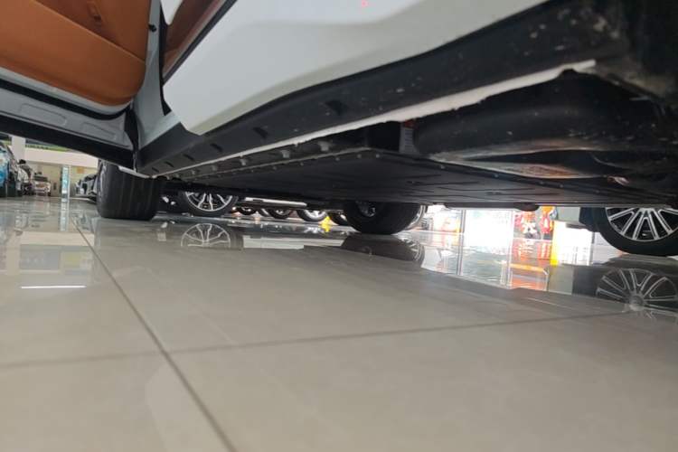 Used Dongfeng eπ eπ008 2026 Model Six-Seat Range-Extended Family Delight Edition Left Side Sill