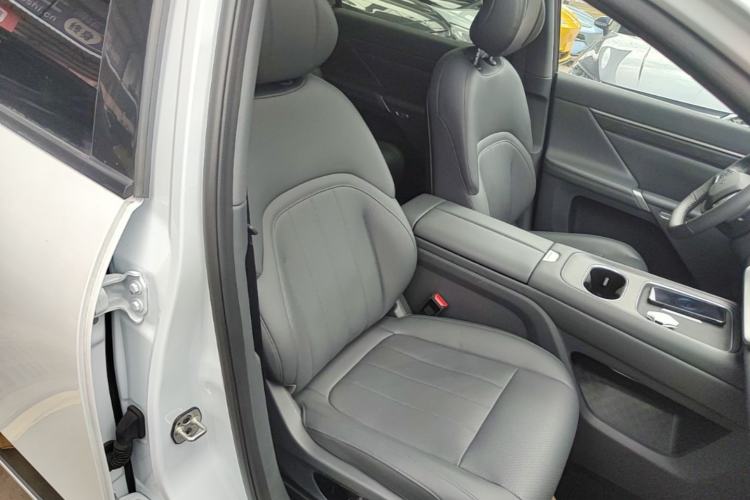 Used Dongfeng eπ eπ008 2026 Model Six-Seat Pure-Electric Family Edition Right Front Seat