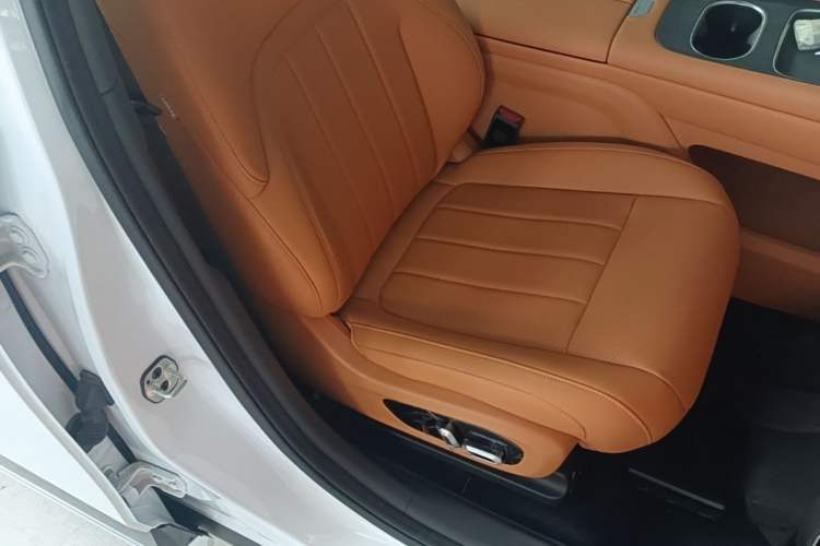 Used Dongfeng eπ eπ008 2026 Model Six-Seat Range-Extended Family Edition Right Front Seat