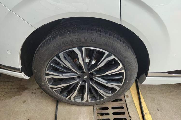 Used Dongfeng eπ eπ008 2026 Model Six-Seat Pure-Electric Family Edition Right Rear Wheel Hub