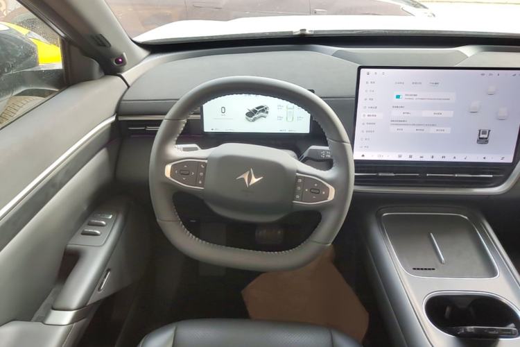 Used Dongfeng eπ eπ008 2026 Model Six-Seat Pure-Electric Family Edition Steering Wheel