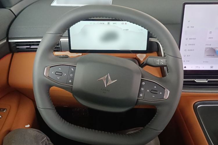 Used Dongfeng eπ eπ008 2026 Model Six-Seat Range-Extended Family Edition Steering Wheel