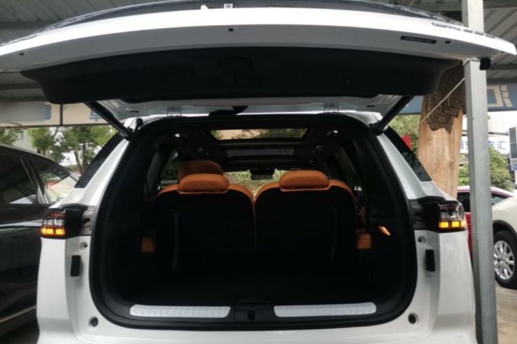 Used Dongfeng eπ eπ008 2026 Model Six-Seat Range-Extended Family Delight Edition Trunk