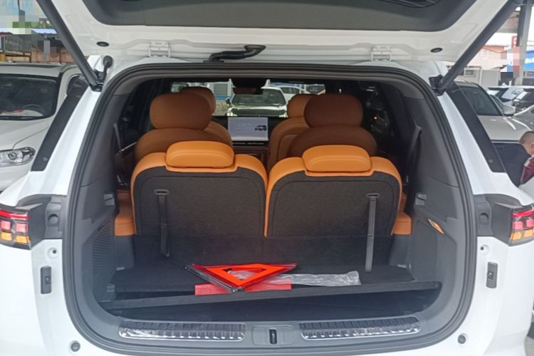 Used Dongfeng eπ eπ008 2026 Model Six-Seat Range-Extended Family Edition Trunk