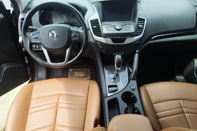 Used Dongfeng Fengdu MX5 2016 2.0L Automatic Flagship Edition Center Console