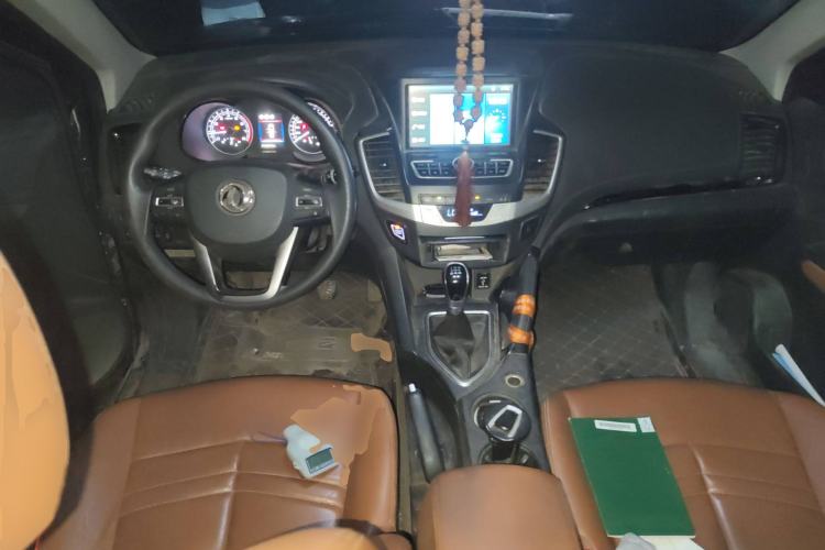 Used Dongfeng Fengdu MX5 2016 1.4T Manual Luxury Edition Center Console