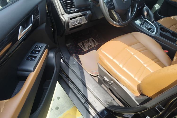 Used Dongfeng Fengdu MX5 2016 2.0L Automatic Flagship Edition Driver Seat