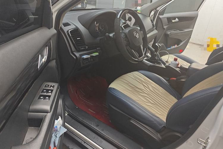 Used Dongfeng Fengdu MX5 2016 1.4T Manual Fashion Edition Driver Seat