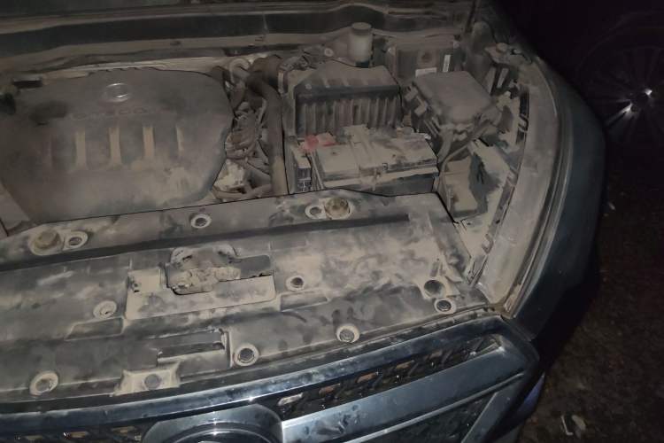 Used Dongfeng Fengdu MX5 2016 1.4T Manual Luxury Edition Engine Bay Left
