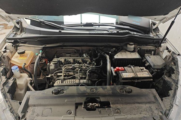 Used Dongfeng Fengdu MX5 2016 1.4T Manual Fashion Edition Engine Bay