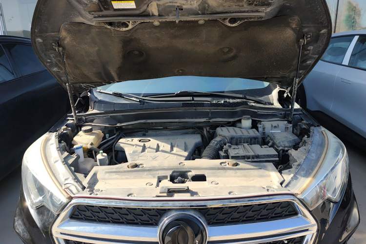 Used Dongfeng Fengdu MX5 2016 2.0L Manual Elite Edition Engine Bay