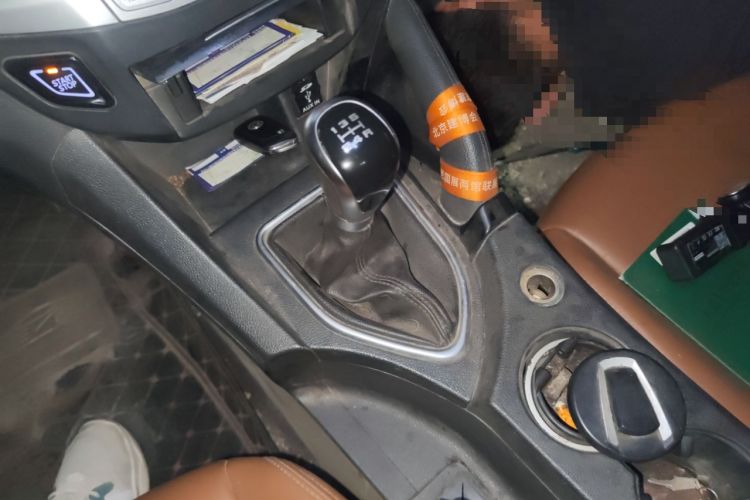 Used Dongfeng Fengdu MX5 2016 1.4T Manual Luxury Edition Gear Lever