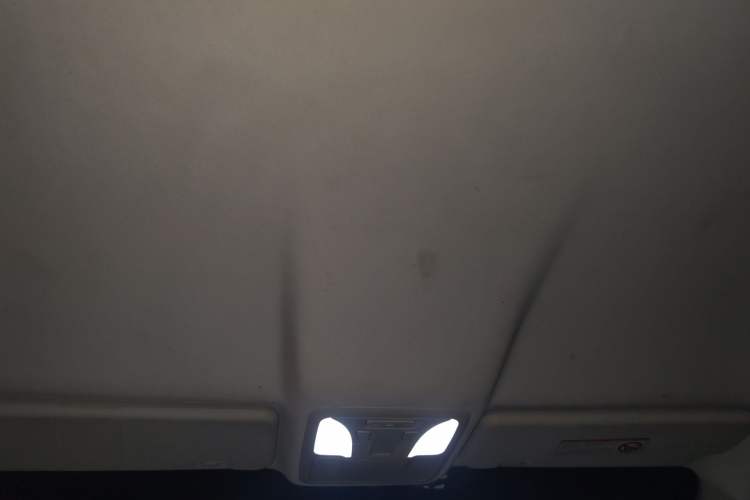 Used Dongfeng Fengdu MX5 2016 1.4T Manual Luxury Edition Headliner
