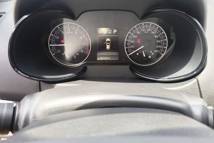 Used Dongfeng Fengdu MX5 2016 2.0L Automatic Flagship Edition Instrument Cluster