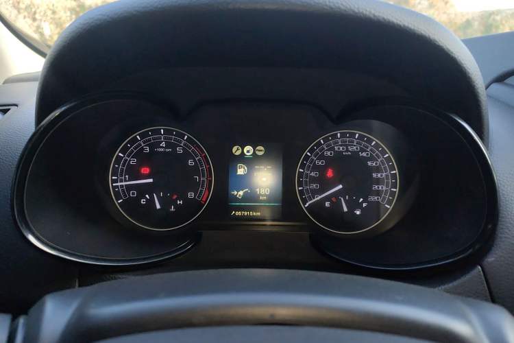 Used Dongfeng Fengdu MX5 2016 2.0L Manual Elite Edition Instrument Cluster