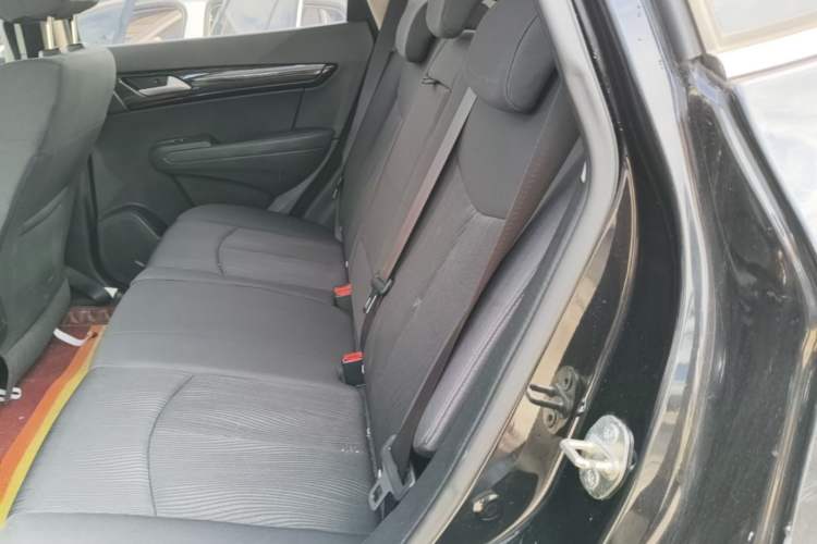 Used Dongfeng Fengdu MX5 2016 1.4T Manual Fashion Edition Left Rear Seat