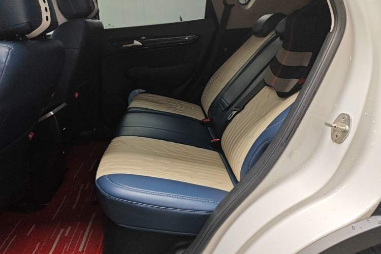 Used Dongfeng Fengdu MX5 2016 1.4T Manual Fashion Edition Left Rear Seat