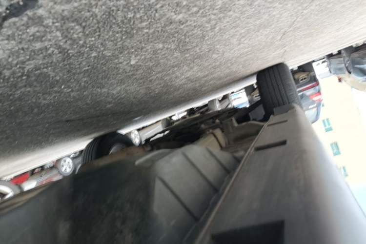 Used Dongfeng Fengdu MX5 2016 1.4T Manual Fashion Edition Left Side Sill