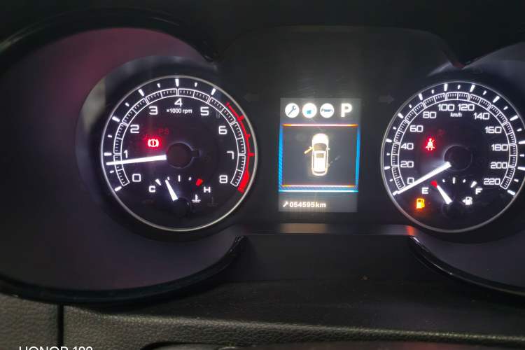 Used Dongfeng Fengdu MX5 2016 2.0L Automatic Flagship Edition Odometer Close Up