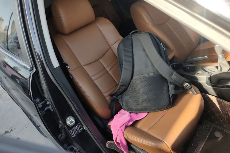 Used Dongfeng Fengdu MX5 2016 2.0L Manual Elite Edition Right Front Seat