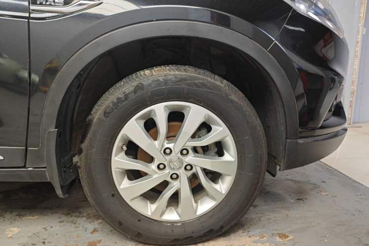 Used Dongfeng Fengdu MX5 2016 1.4T Manual Fashion Edition Right Front Wheel Hub