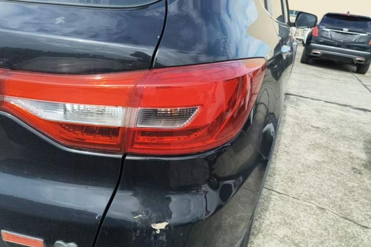 Used Dongfeng Fengdu MX5 2016 1.4T Manual Fashion Edition Right Rear Taillight