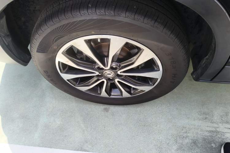 Used Dongfeng Fengdu MX5 2016 2.0L Automatic Flagship Edition Right Rear Wheel Hub