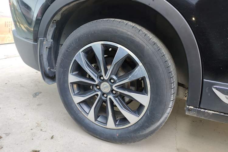Used Dongfeng Fengdu MX5 2016 2.0L Manual Elite Edition Right Rear Wheel Hub
