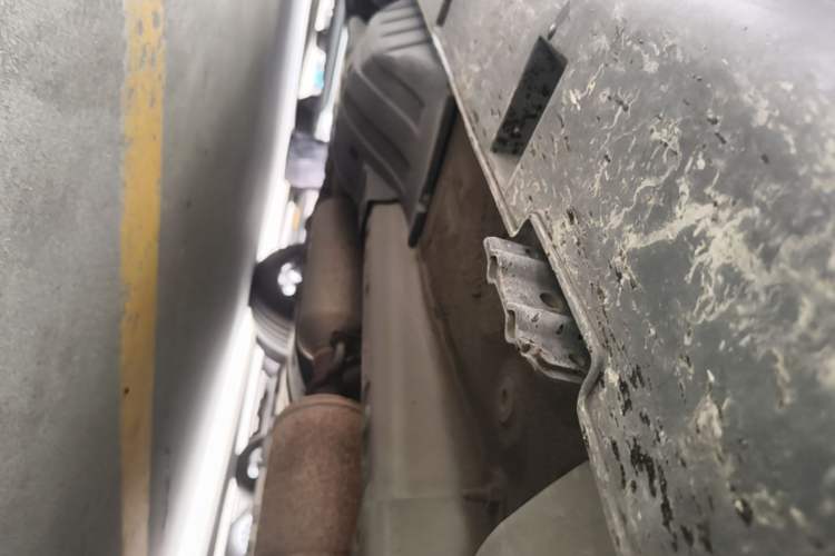 Used Dongfeng Fengdu MX5 2016 2.0L Automatic Flagship Edition Right Side Sill