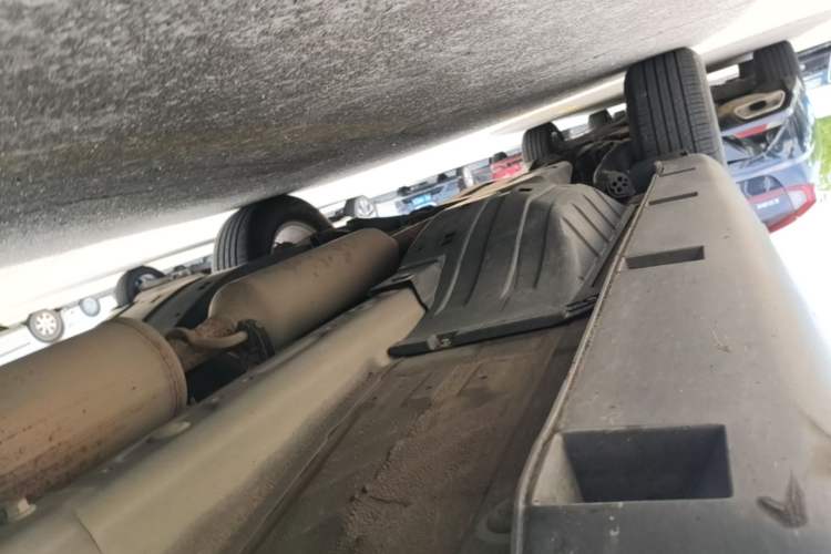 Used Dongfeng Fengdu MX5 2016 1.4T Manual Fashion Edition Right Side Sill