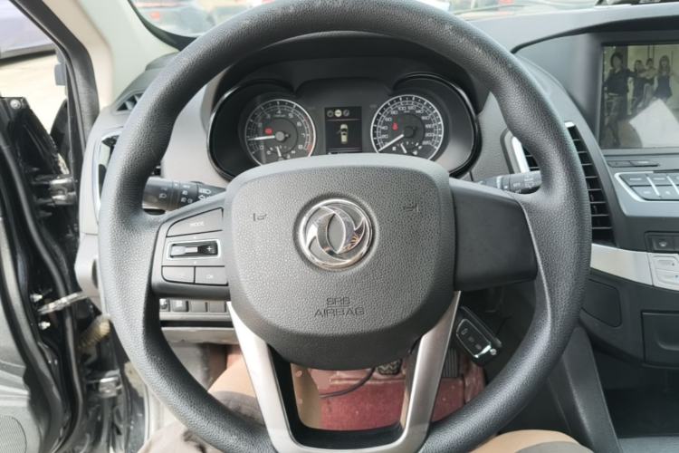 Used Dongfeng Fengdu MX5 2016 1.4T Manual Fashion Edition Steering Wheel