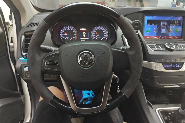 Used Dongfeng Fengdu MX5 2016 1.4T Manual Fashion Edition Steering Wheel
