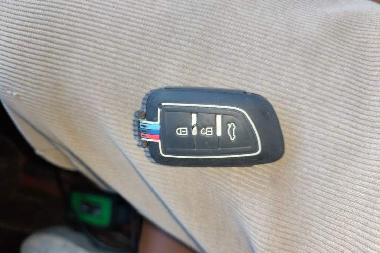 Used Dongfeng Fengdu MX5 2016 2.0L Manual Elite Edition Vehicle Key