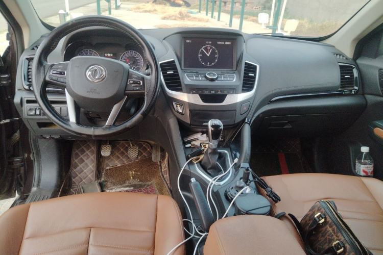Used Dongfeng Fengdu MX5 2016 2.0L Manual Elite Edition Center Console