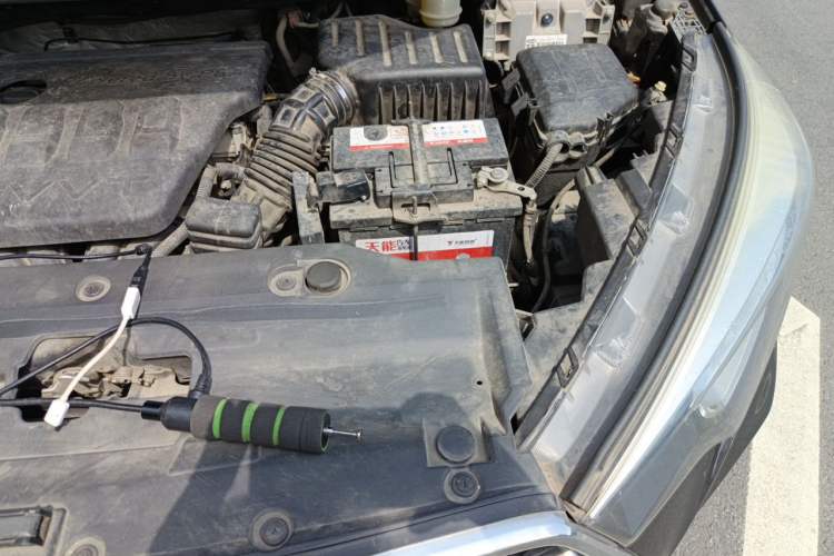 Used Dongfeng Fengdu MX5 2016 2.0L Automatic Flagship Edition Engine Bay Left