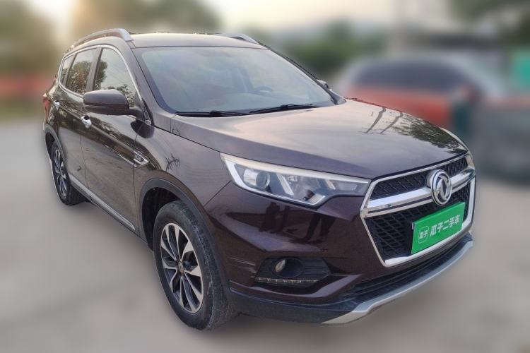 Used Dongfeng Fengdu MX5 2016 2.0L Manual Elite Edition Front Right 45 Deg