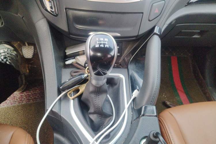Used Dongfeng Fengdu MX5 2016 2.0L Manual Elite Edition Gear Lever