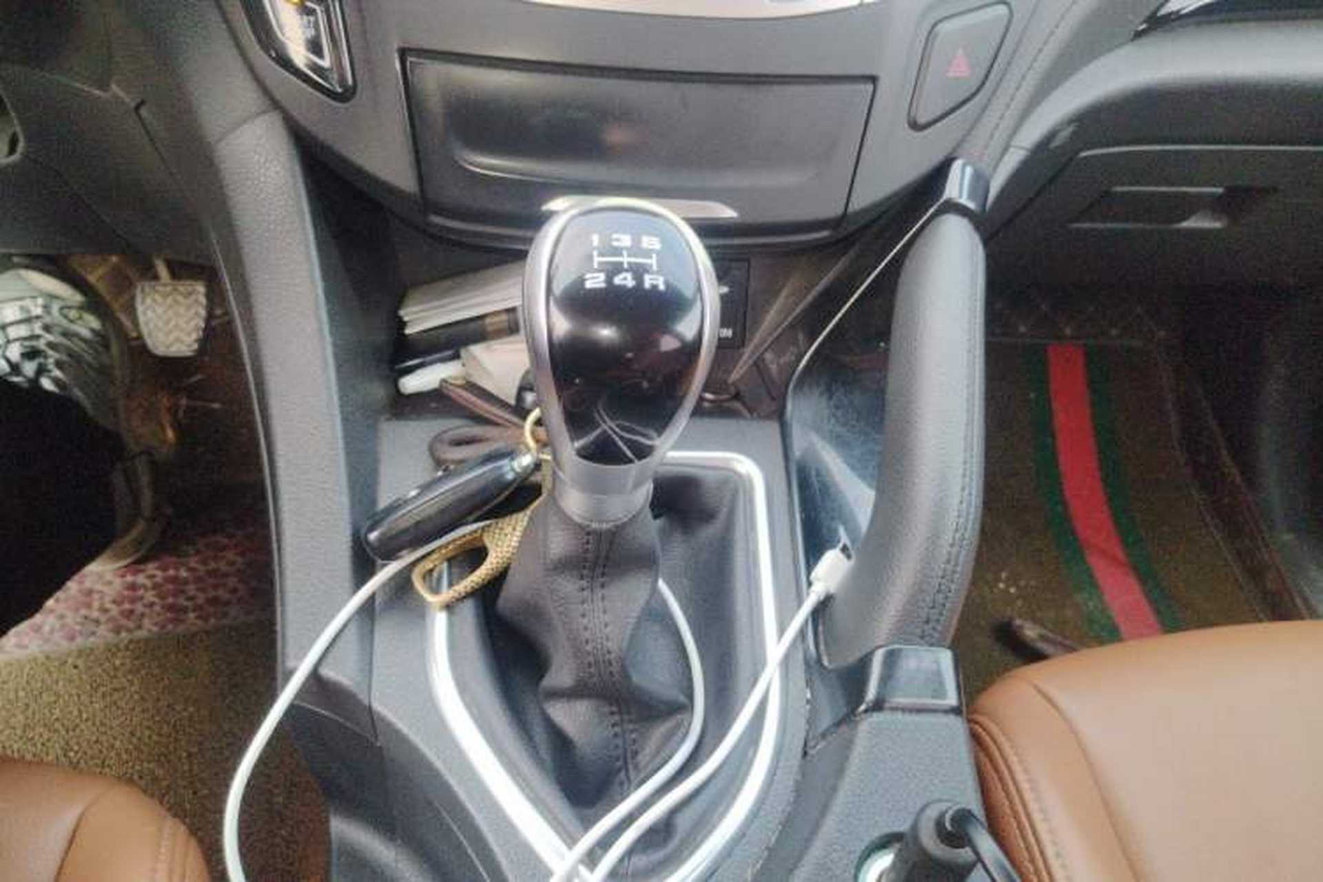 Used Dongfeng Fengdu MX5 2016 2.0L Manual Elite Edition Gear Lever