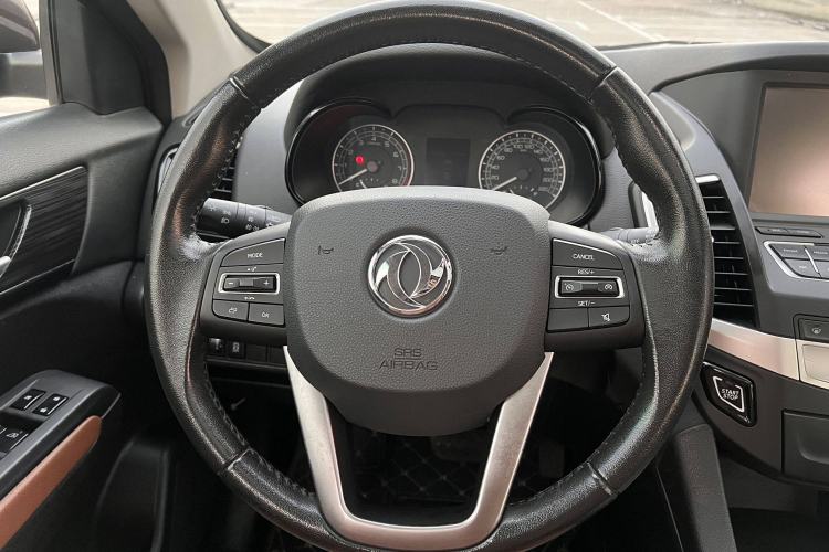 Used Dongfeng Fengdu MX5 2016 2.0L Automatic Flagship Edition Interior 13