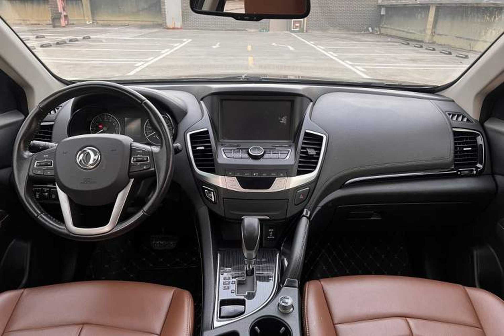 Used Dongfeng Fengdu MX5 2016 2.0L Automatic Flagship Edition Interior 8