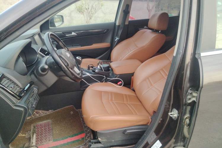 Used Dongfeng Fengdu MX5 2016 2.0L Manual Elite Edition Left Front Seat